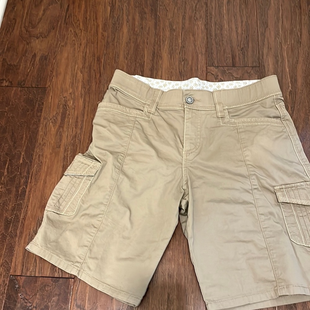 Lee Sinfully Soft cargo shorts Bermuda length. Women size 10/M
